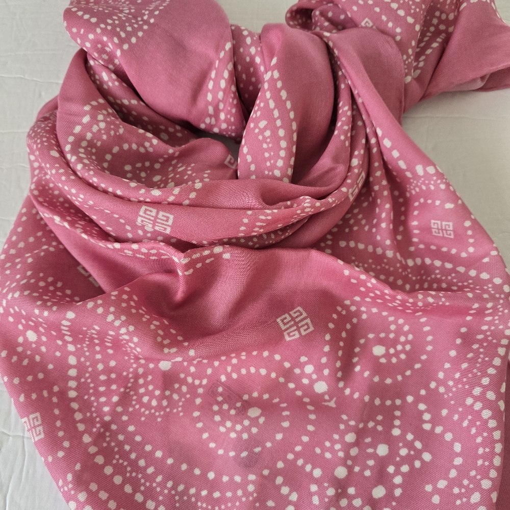 Givenchy Logo Print Pink Scarf - Picture 4 of 6